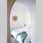 Twin Cave House * Oia