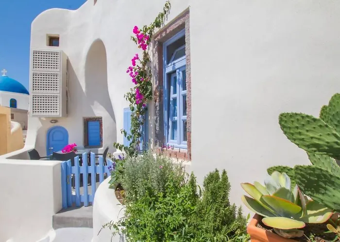 Twin Cave House * Oia